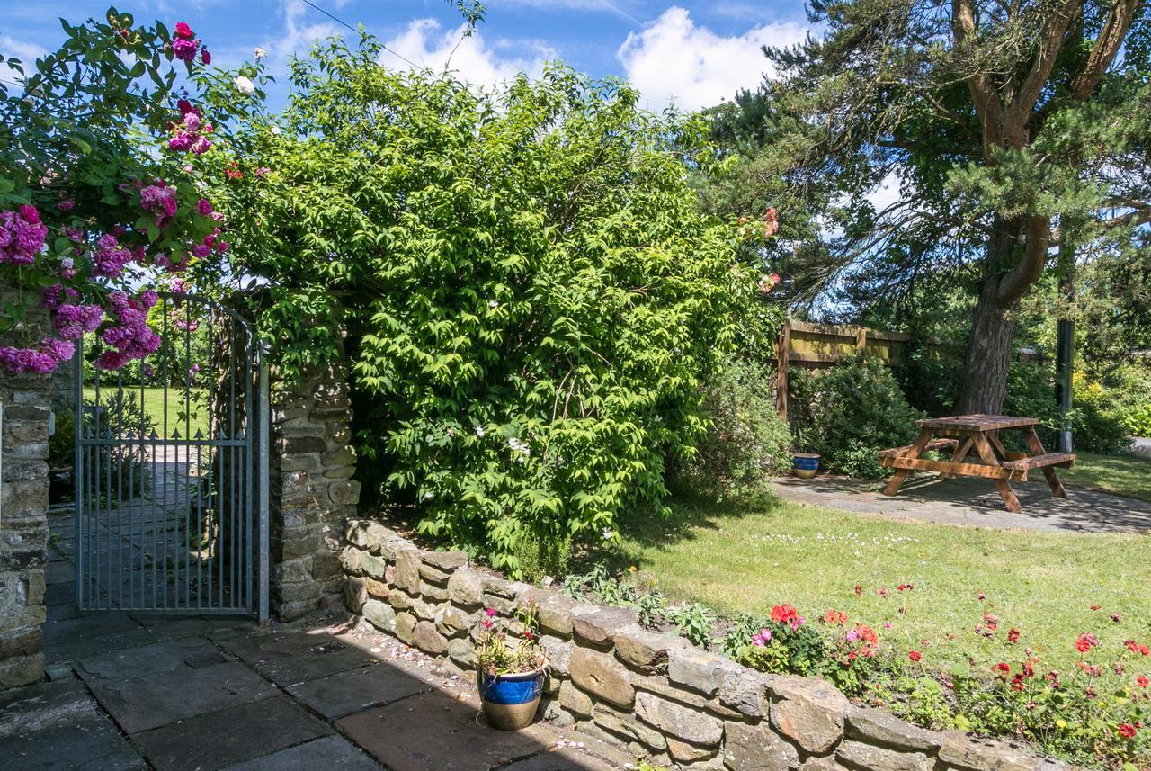 The Barn B&B Port Talbot Buitenkant foto